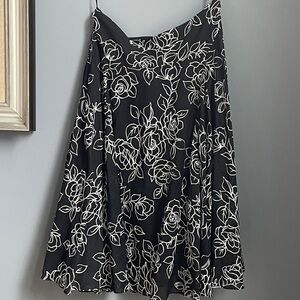 Jones New York  Signature Black and White Floral Skirt